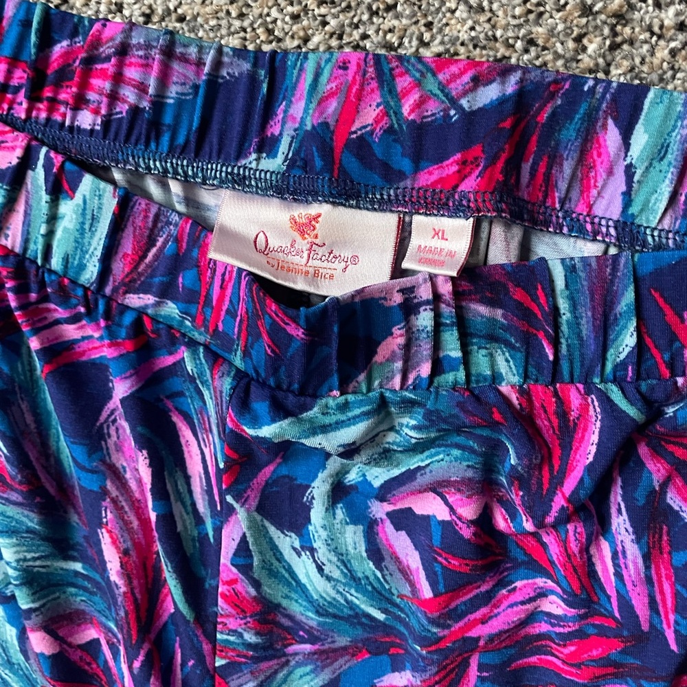 Quacker Factory Printed Cropped Wide Leg Pants - Picture 3 of 4